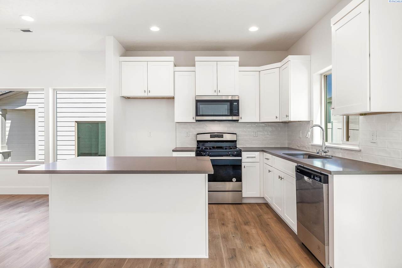 1119 Underwood Pl - Photo 1