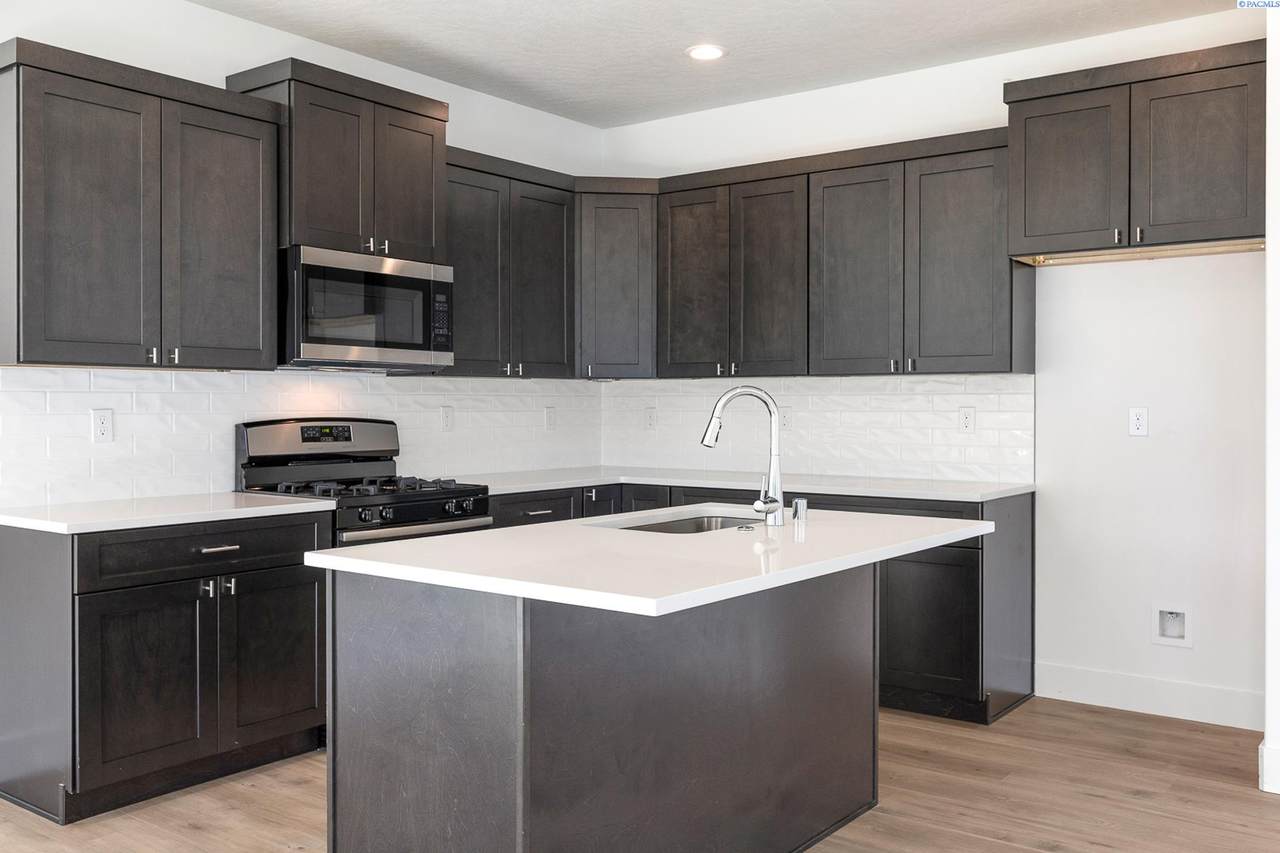 1052 Underwood Pl - Photo 1