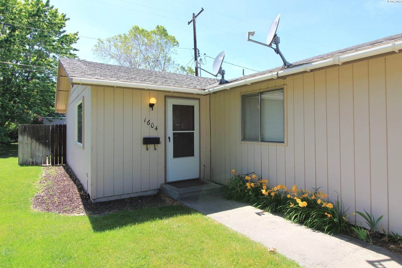 1604 Swift Blvd - Photo 1