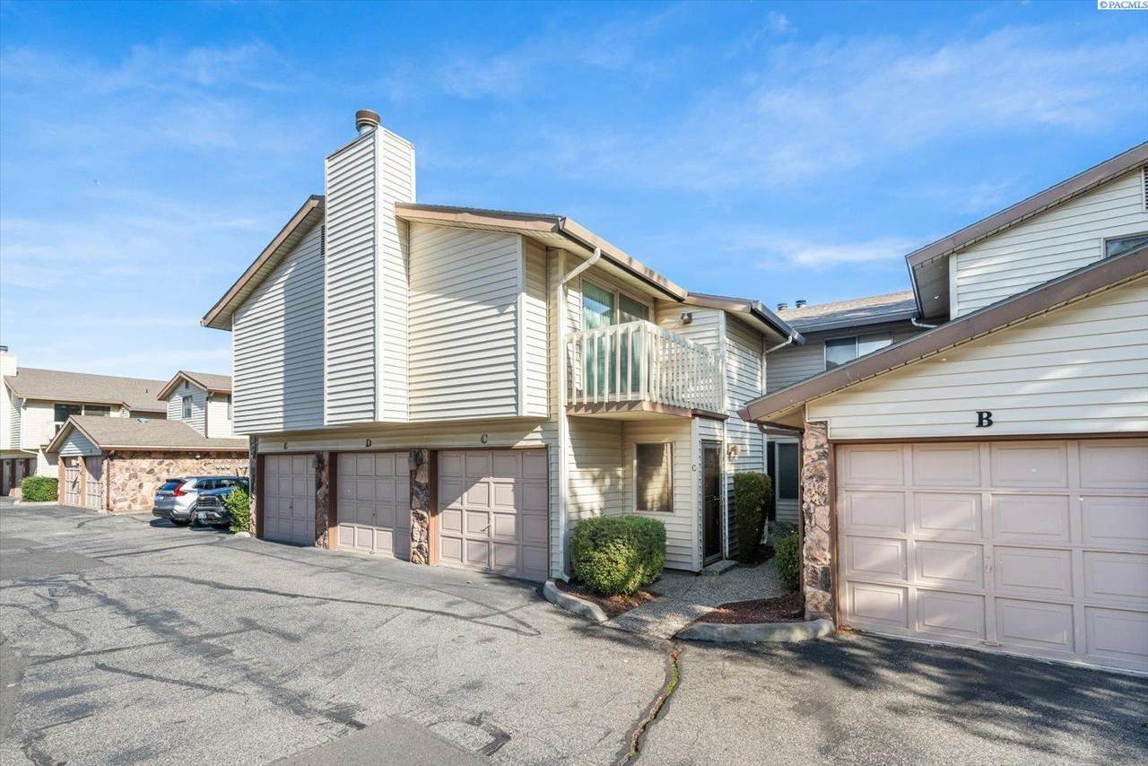 560 Spengler St - Photo 1