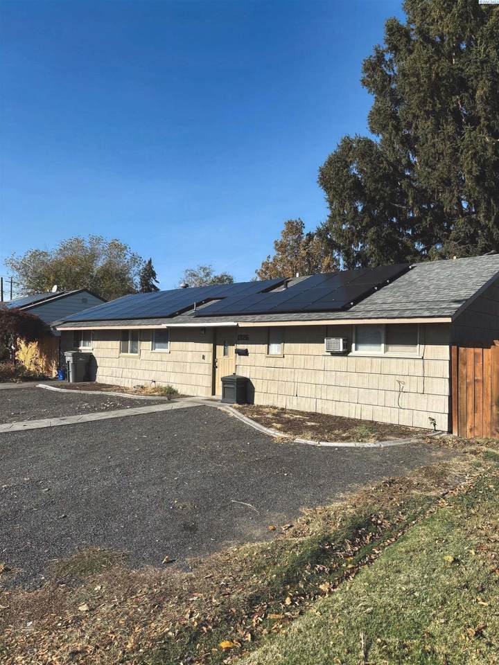 1326 4th Ave - Photo 1