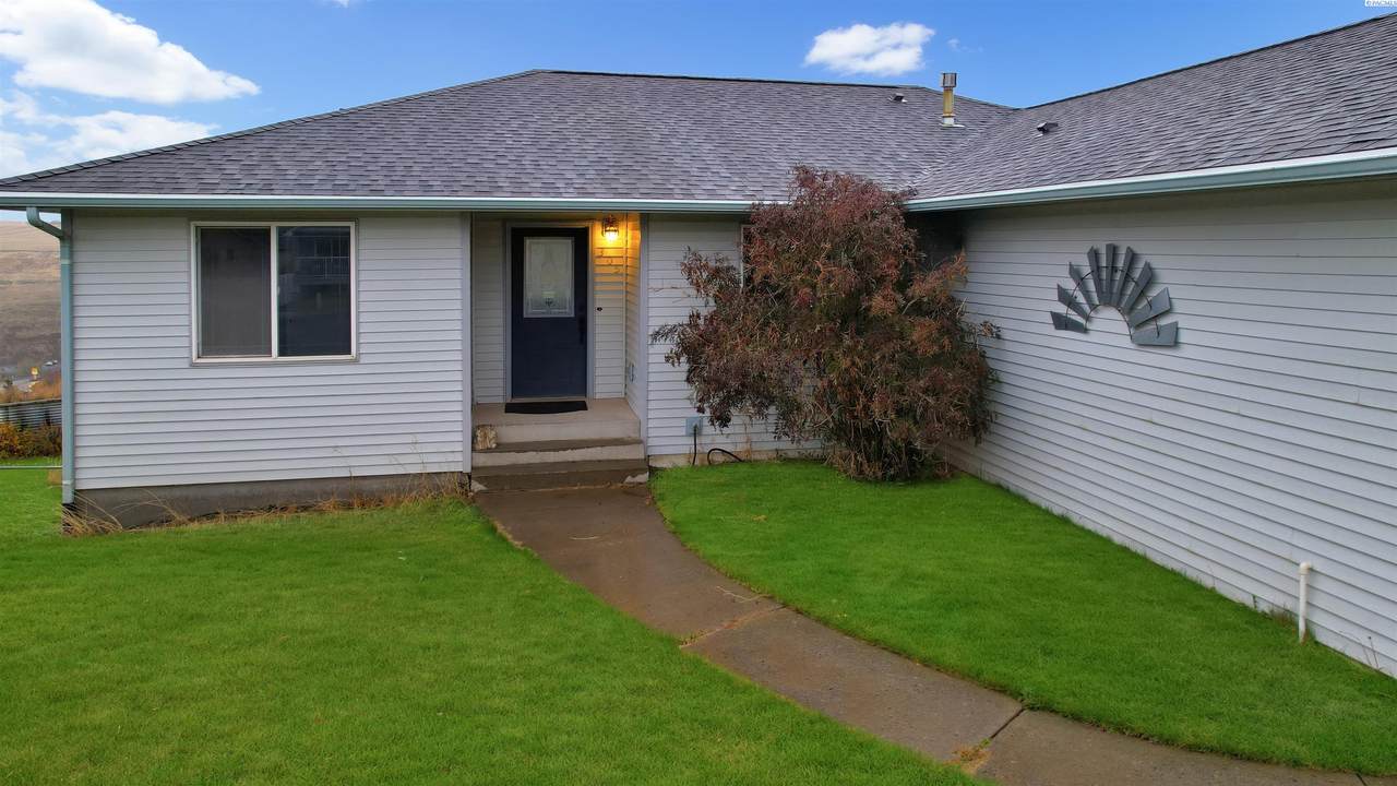 305 Ledbetter - Photo 1