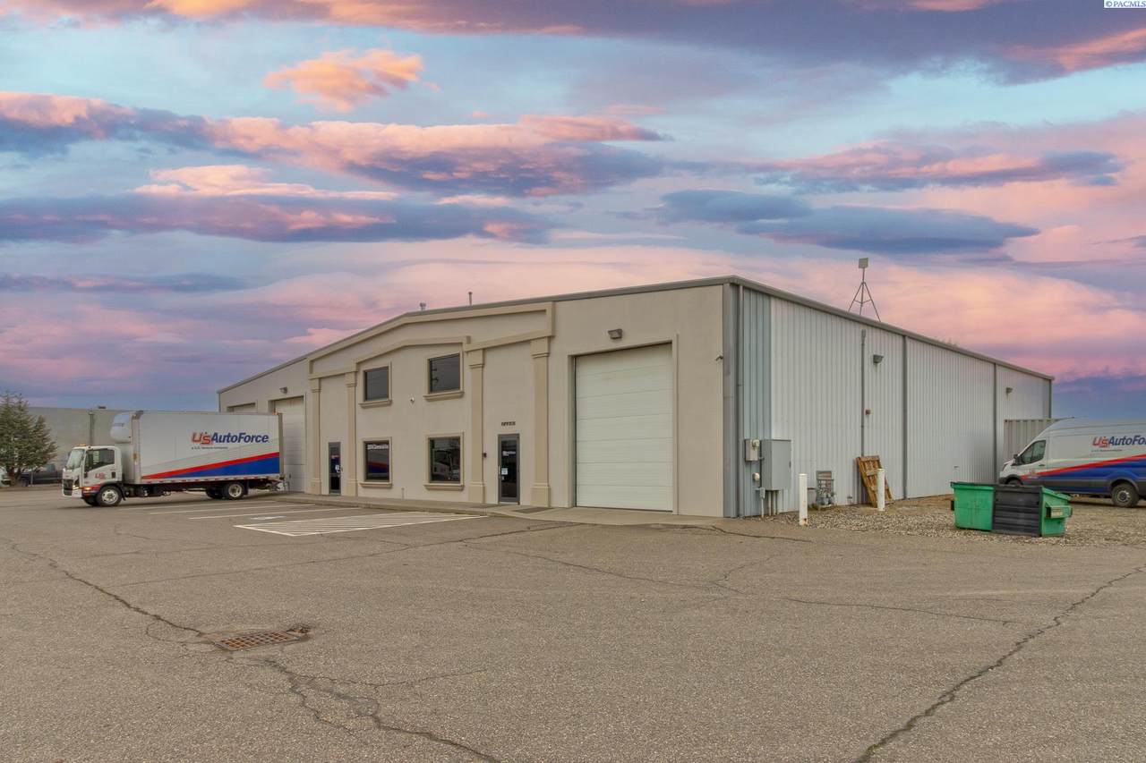 2525 Commercial Ave - Photo 1