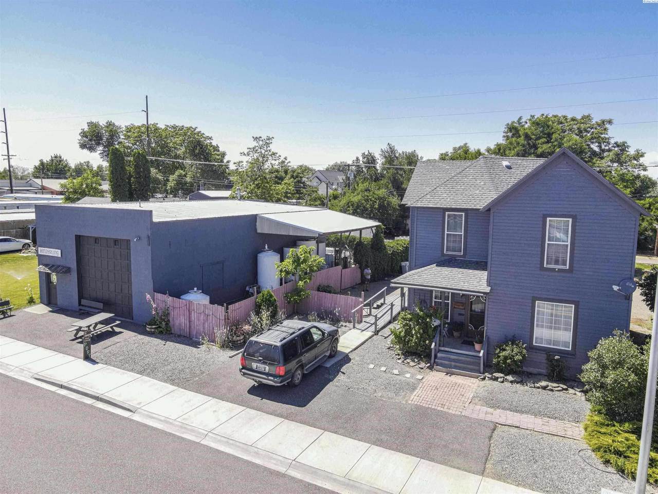 1520 Sheridan Ave - Photo 1