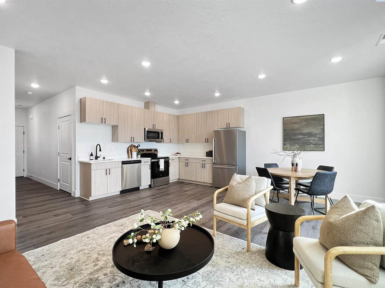 1415 Carolina - Photo 1