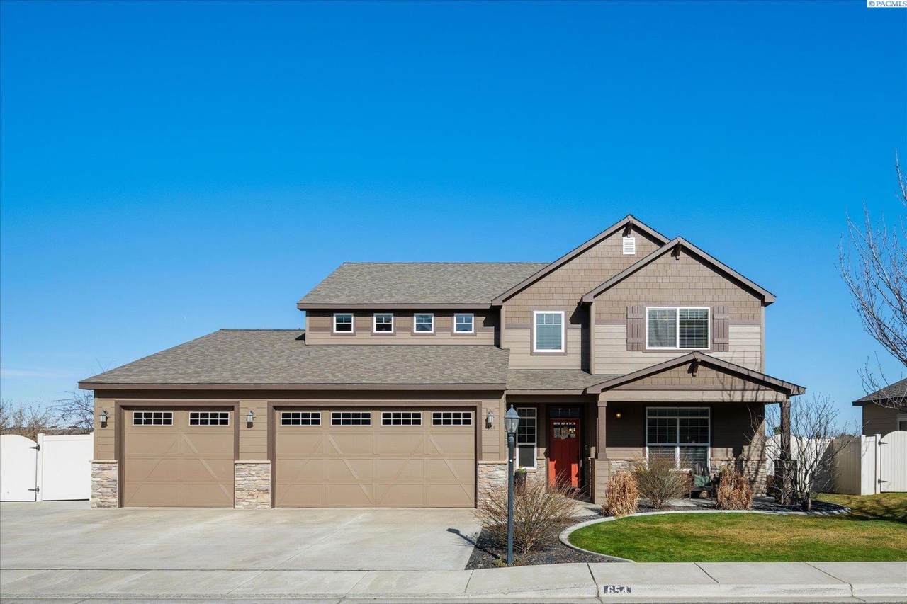 654 Nastacia Street - Photo 1