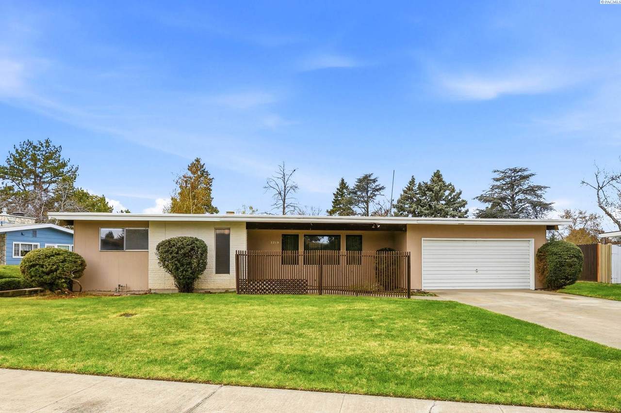 2219 Enterprise Dr - Photo 1