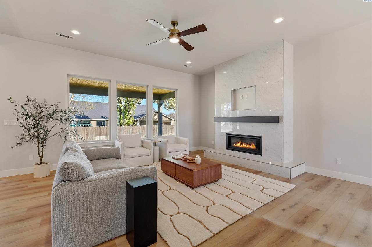 1640 Palermo Ave - Photo 1