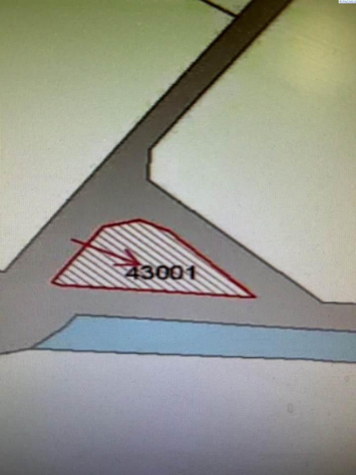 4711 Hwy 241 - Photo 1