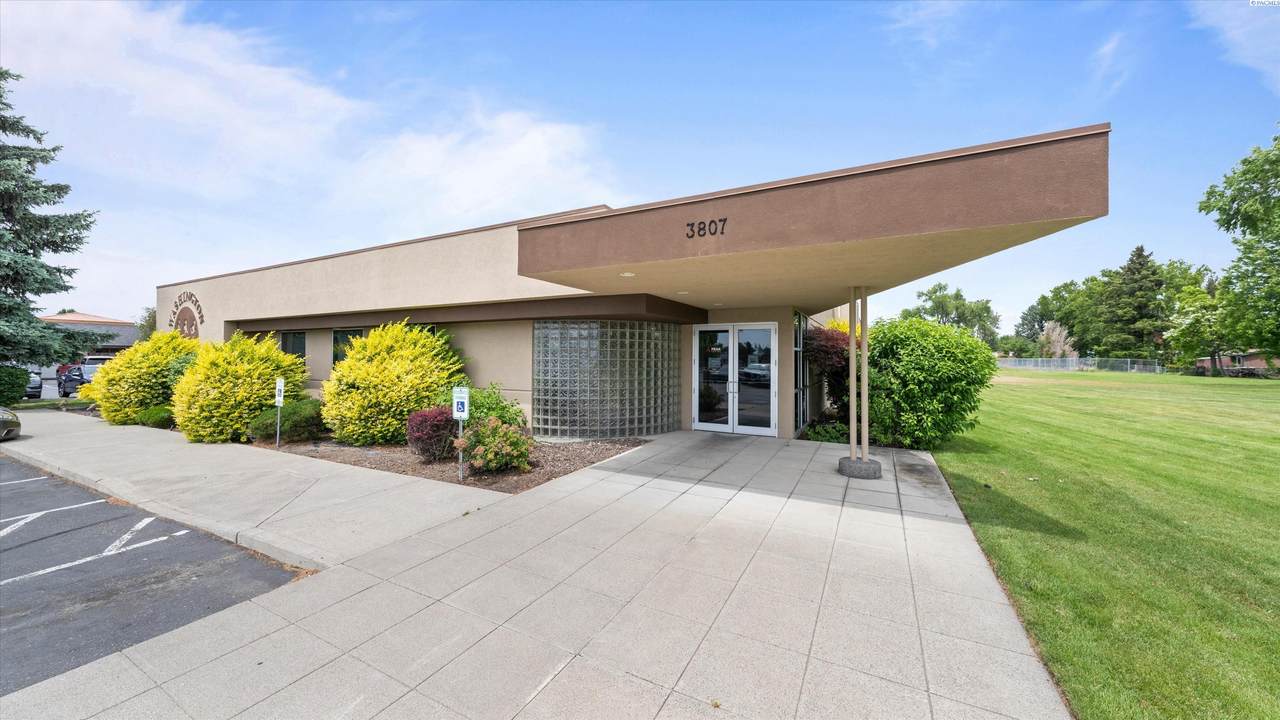 3807 Court Street - Photo 1
