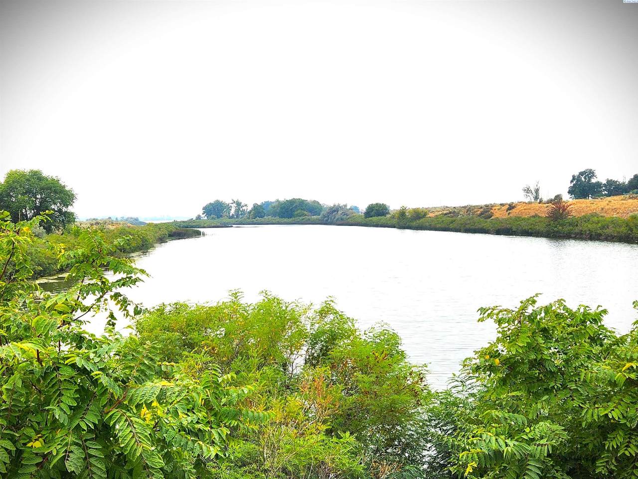 https://bt-photos.global.ssl.fastly.net/tricity/1280_boomver_1_293856-2.jpg