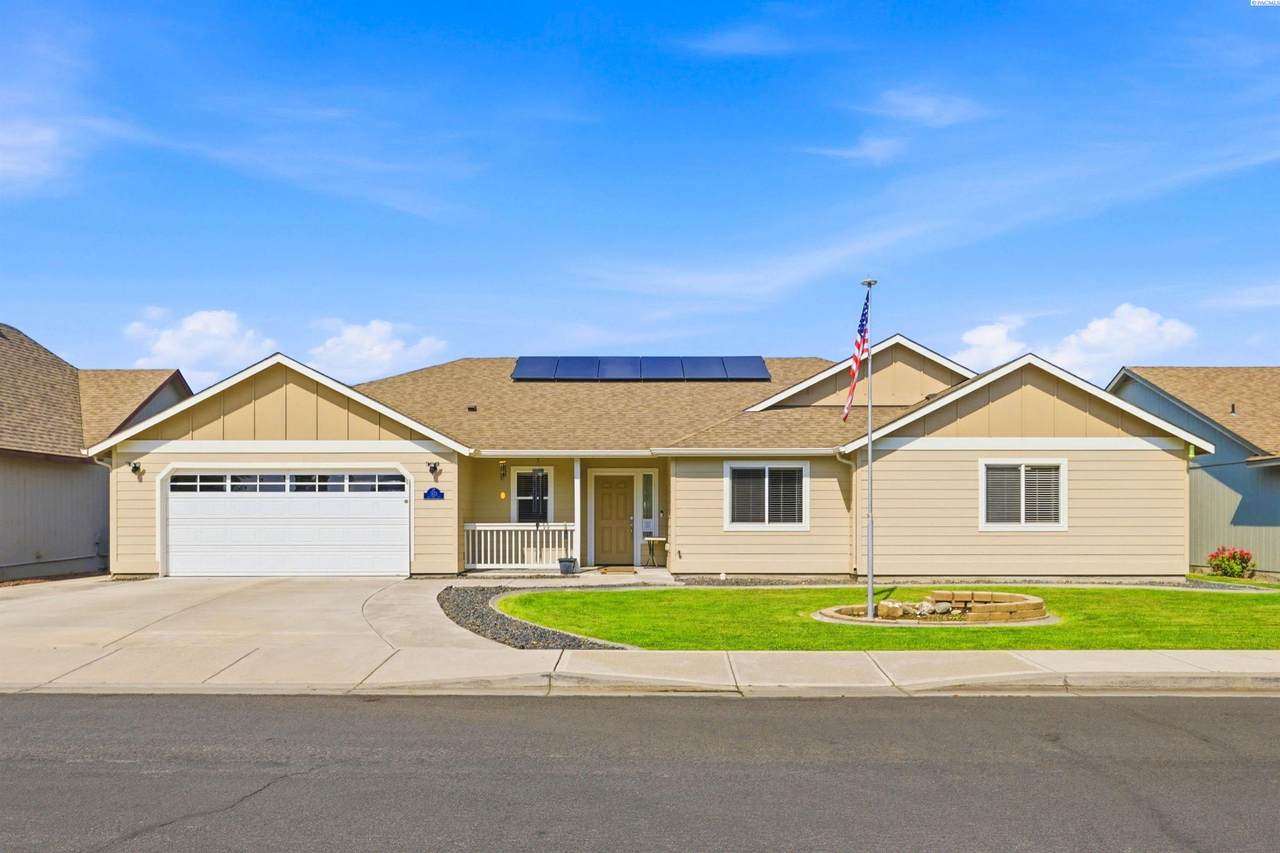 1573 Sacajawea Ave - Photo 1