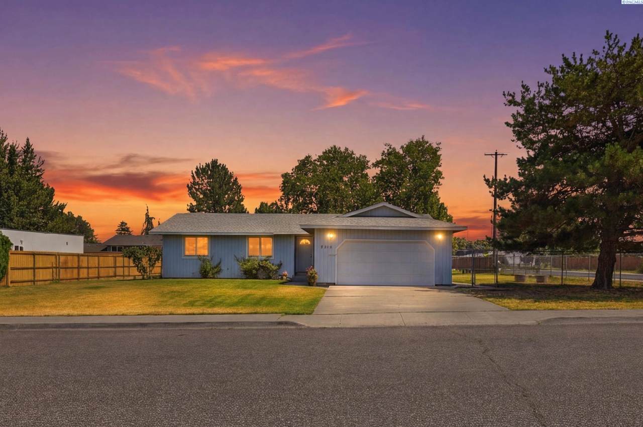327 Buchanan Ct - Photo 1