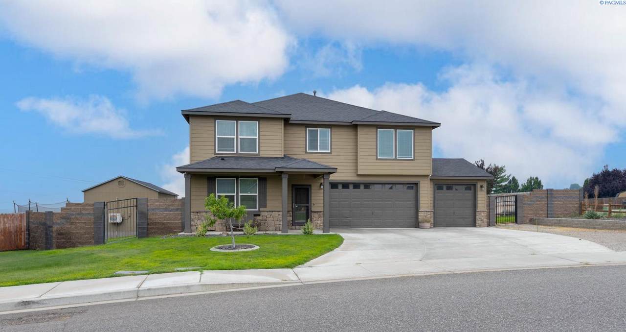 4811 Avion Drive - Photo 1