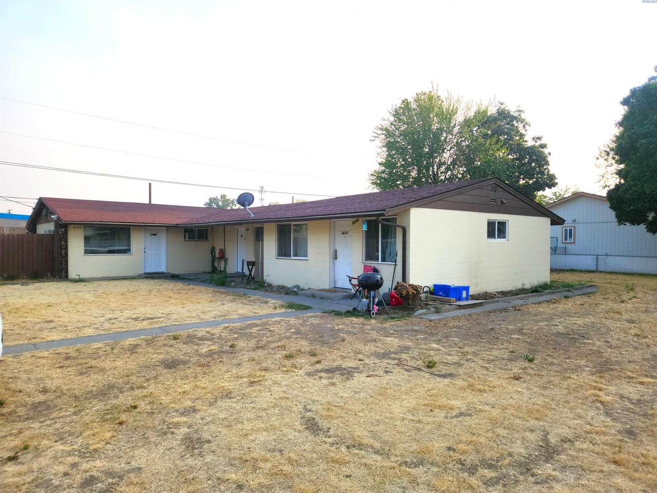 3211 John Day Ave - Photo 1