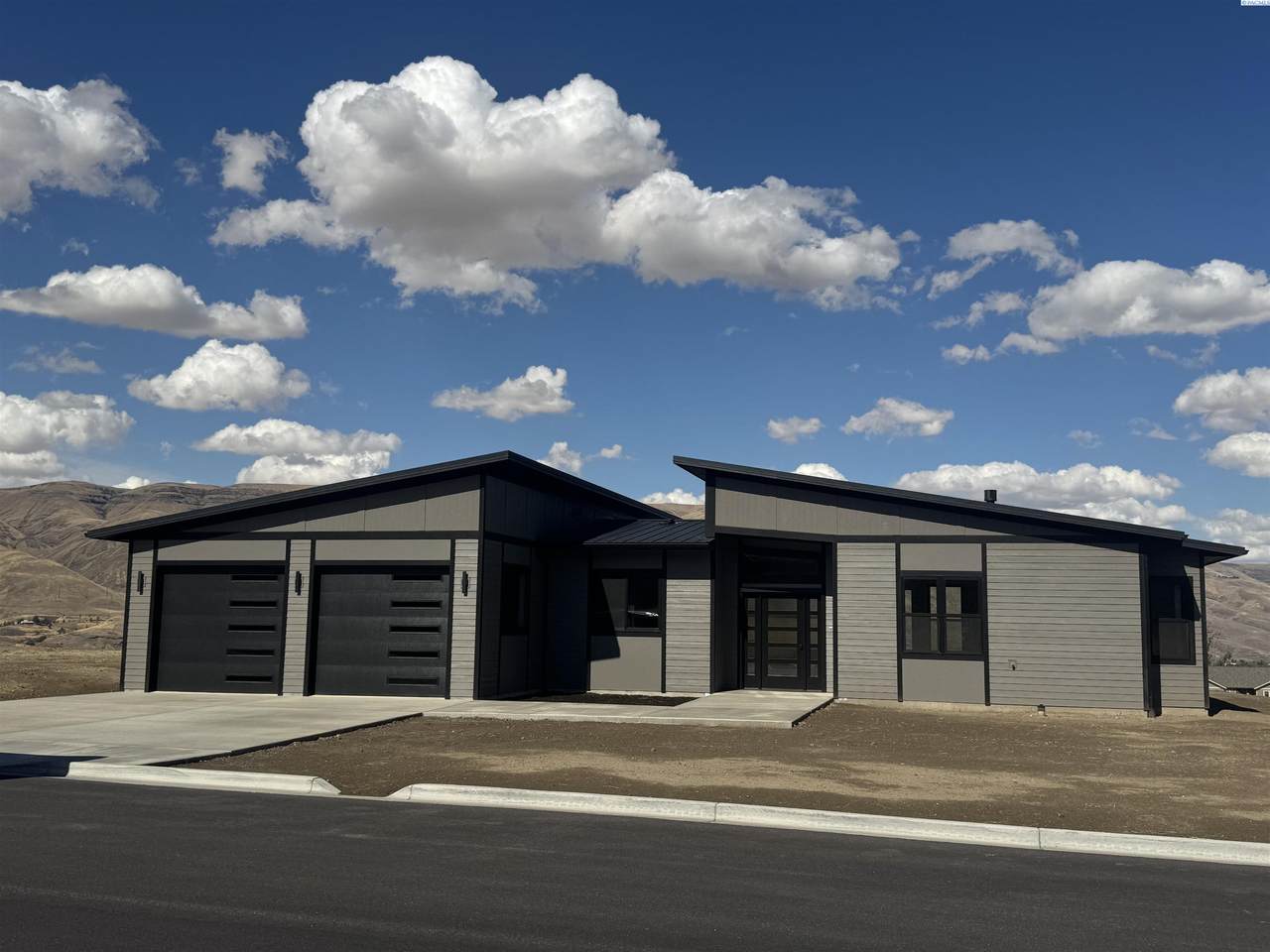 1668 Bennett Hill Drive - Photo 1
