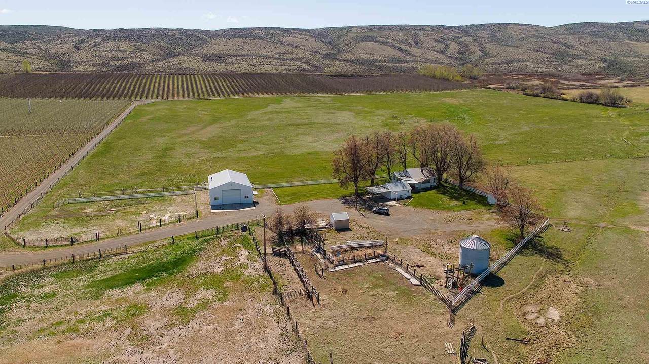 13171 Ahtanum Rd - Photo 1