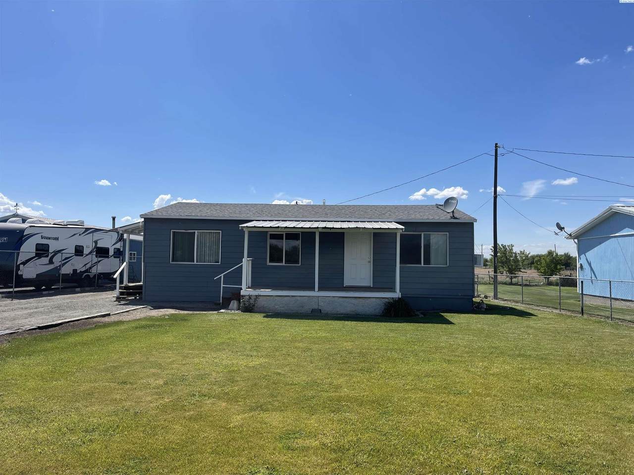 656 Saddle Rd - Photo 1