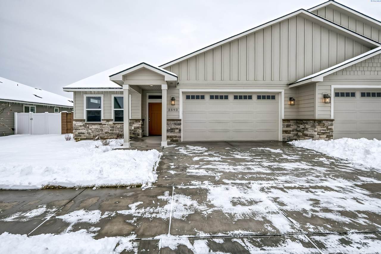 2593 Sunray Ave - Photo 1
