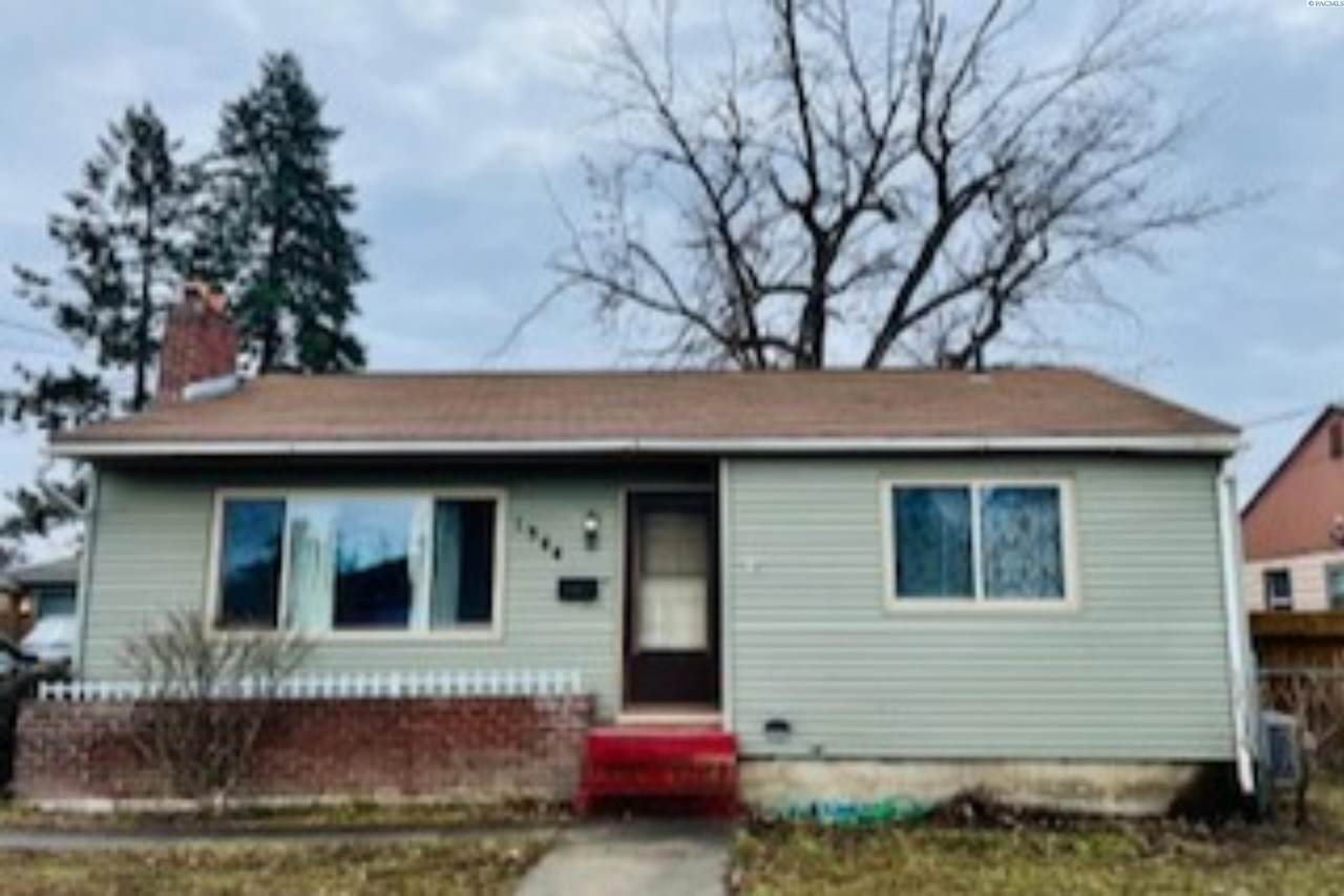 1344 University St - Photo 1