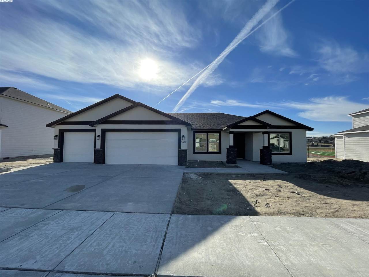 5617 32nd Ave - Photo 1
