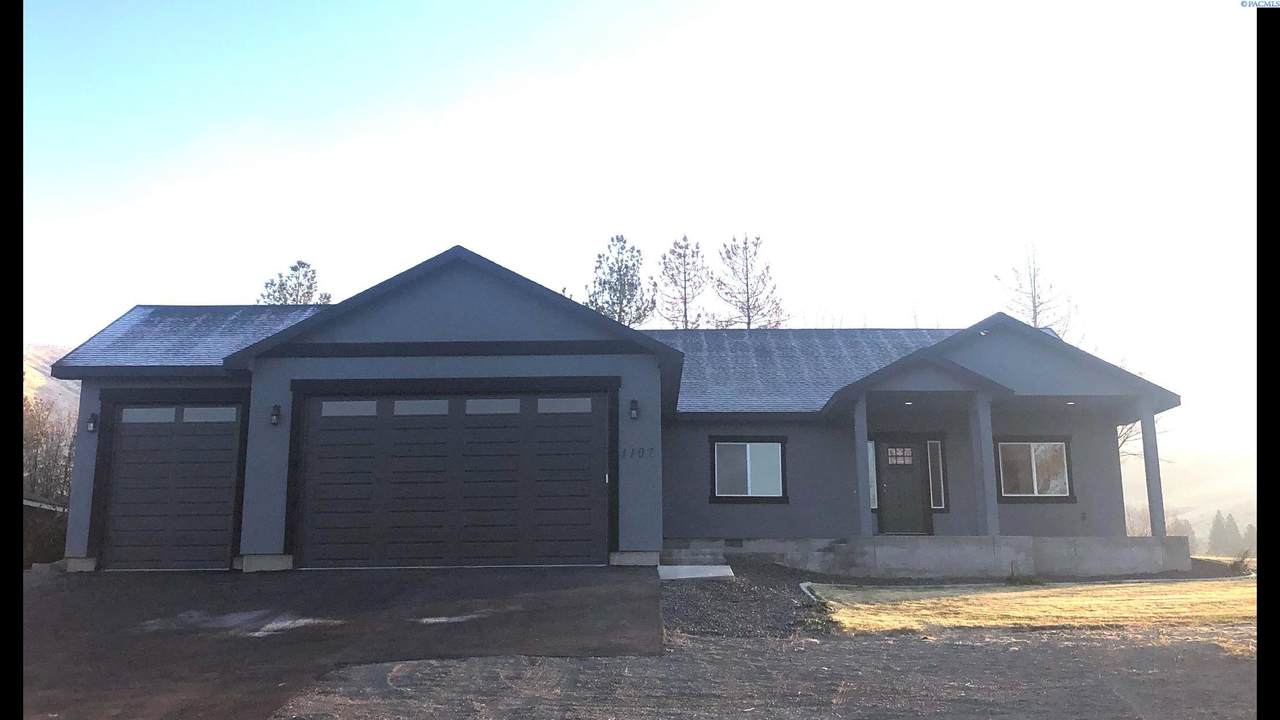 1107 Brown St - Photo 1