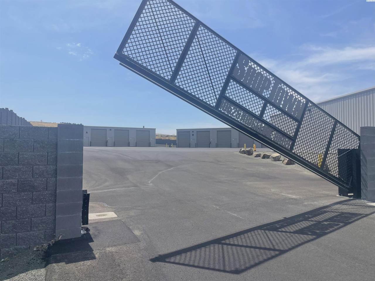 10525 Ridgeline Dr - Photo 1