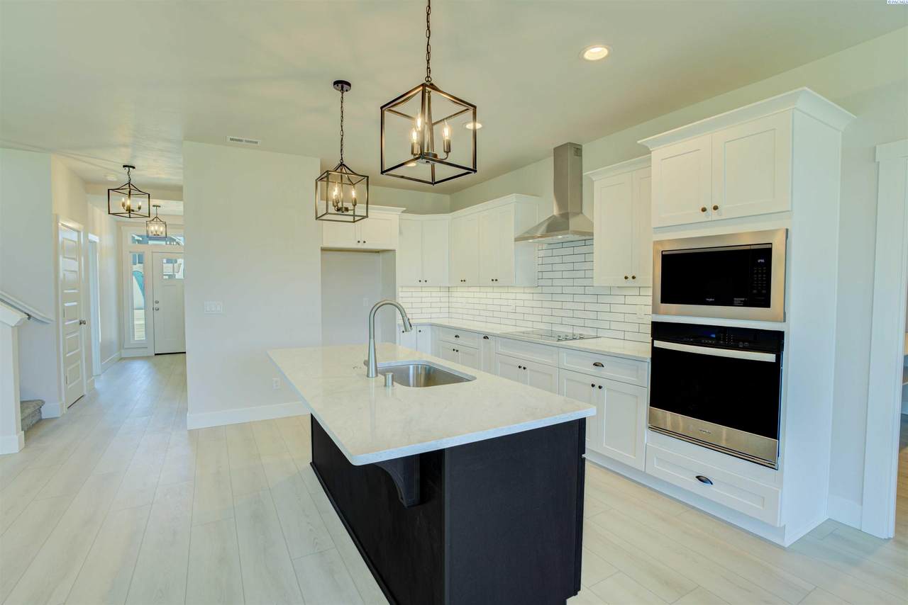 1087 Grant Place - Photo 1