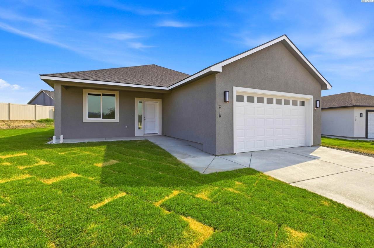 2119 Elm Pl - Photo 1