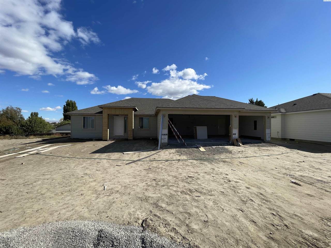 601 Lizzy Ln - Photo 1