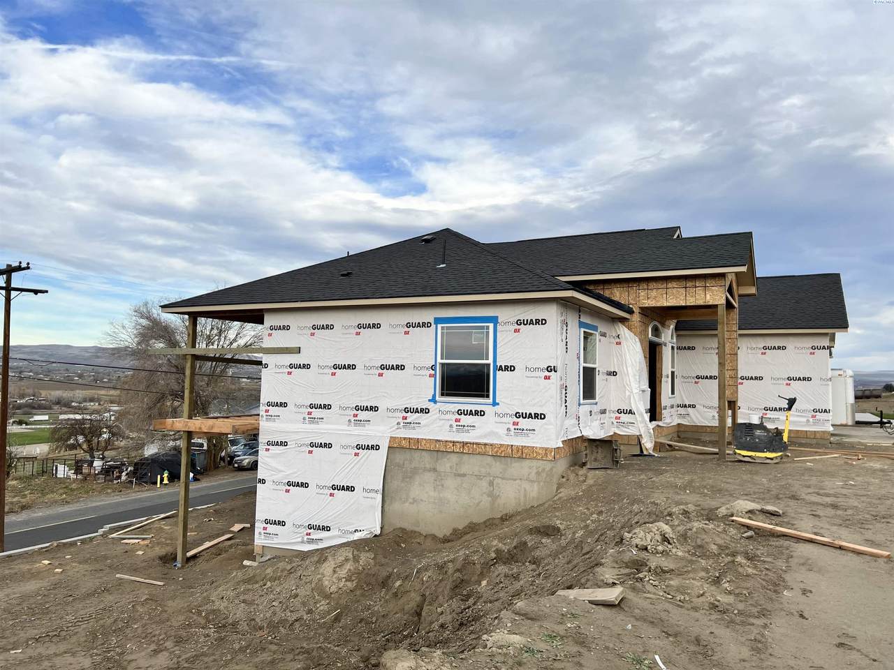 808 Lander Court - Photo 1