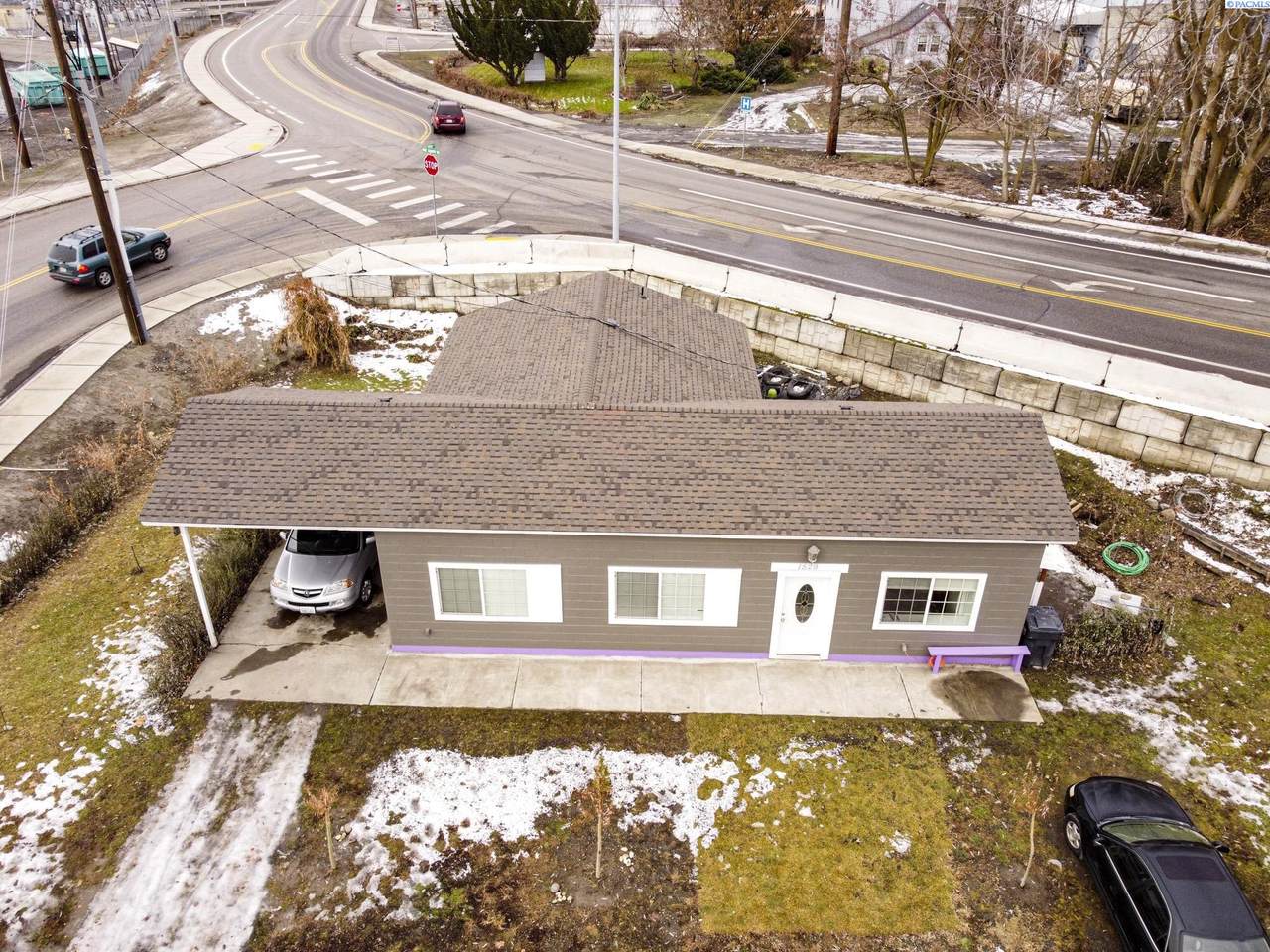 1529 Sherman Ave - Photo 1
