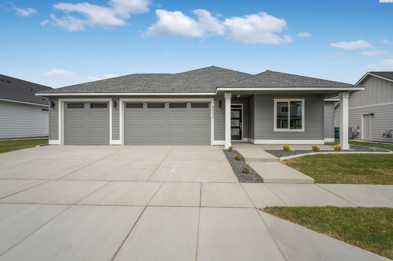 4932 White Dr - Photo 1