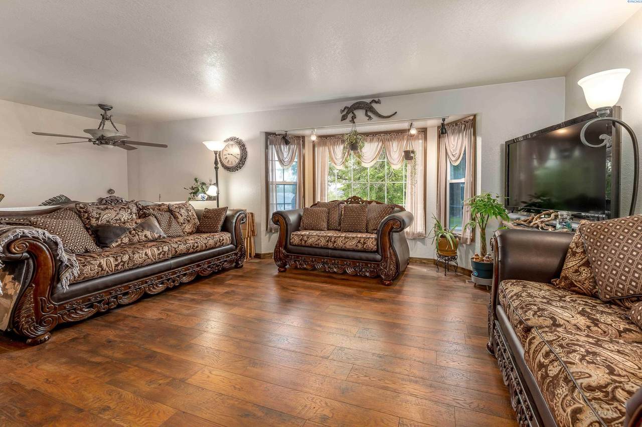 3719 11th Street - Photo 1