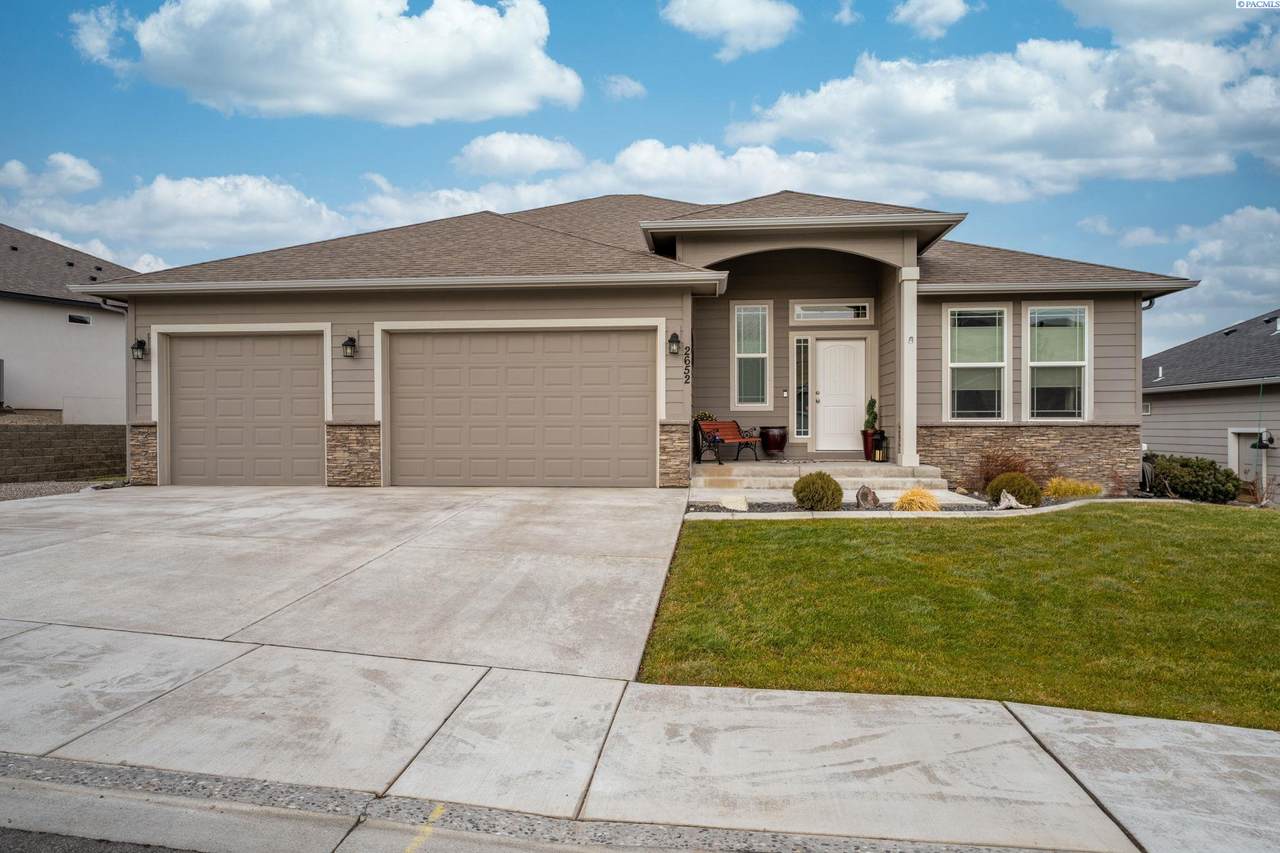2652 44th Pl - Photo 1
