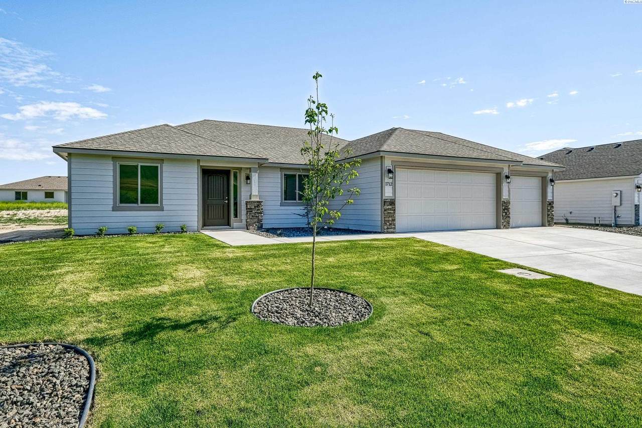 1712 Kendall Rd - Photo 1