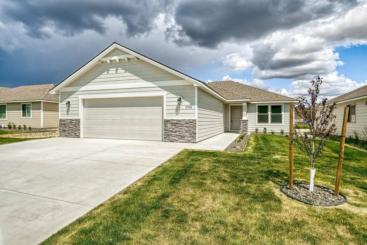 1702 Willow Way - Photo 1