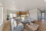 728 Honeylicious St. - Photo 9