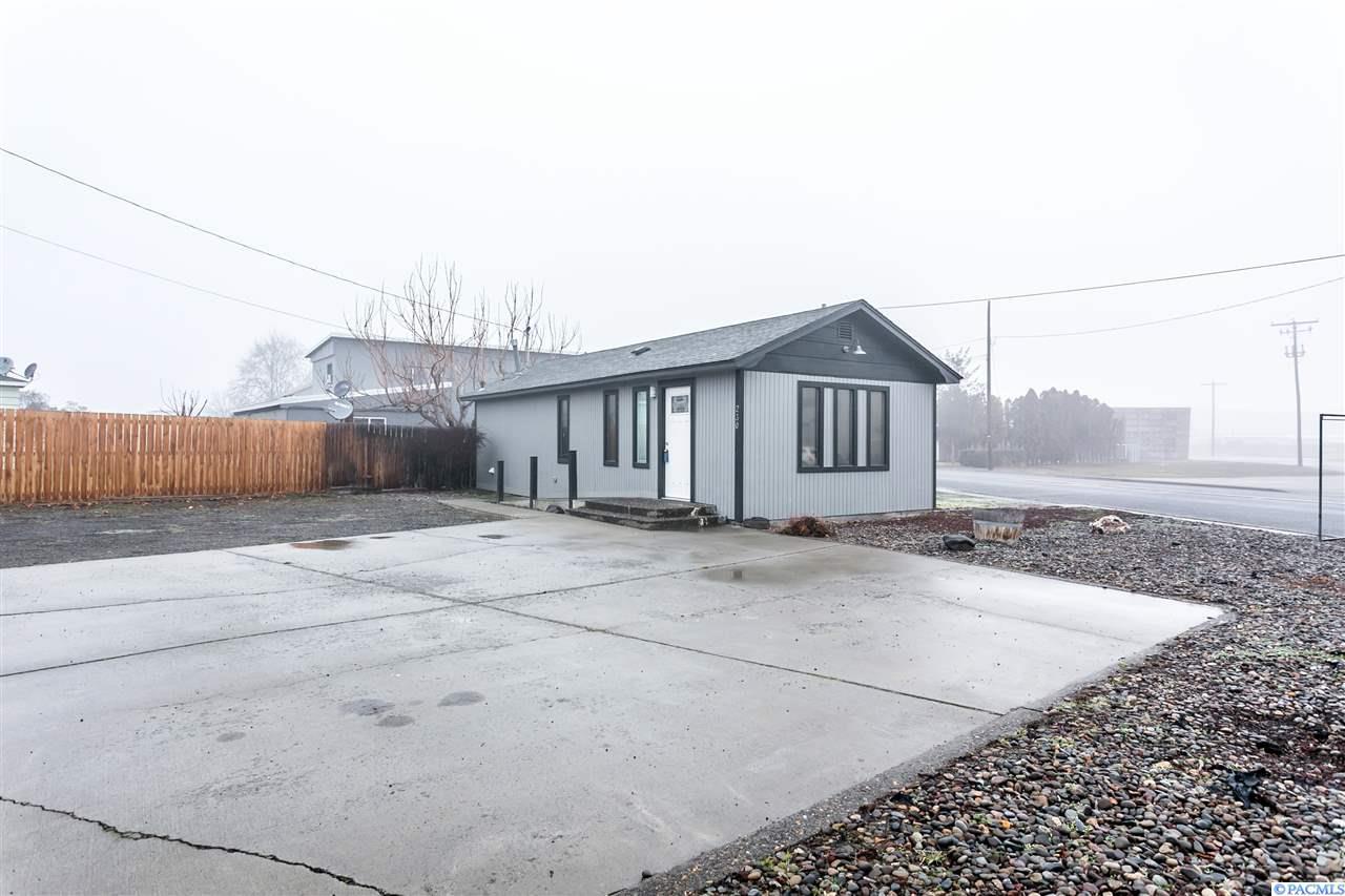 230 Edison Ave - Photo 1
