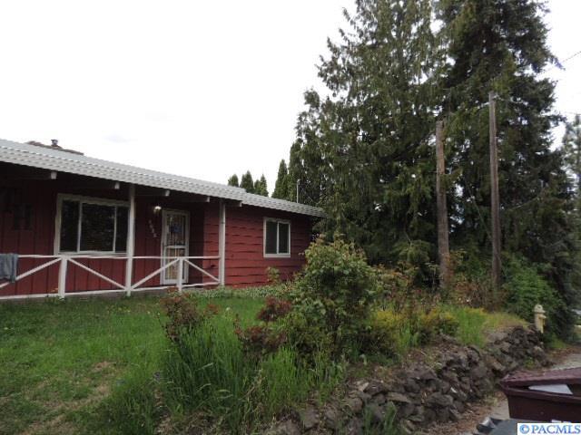 1615 Upper Drive - Photo 1
