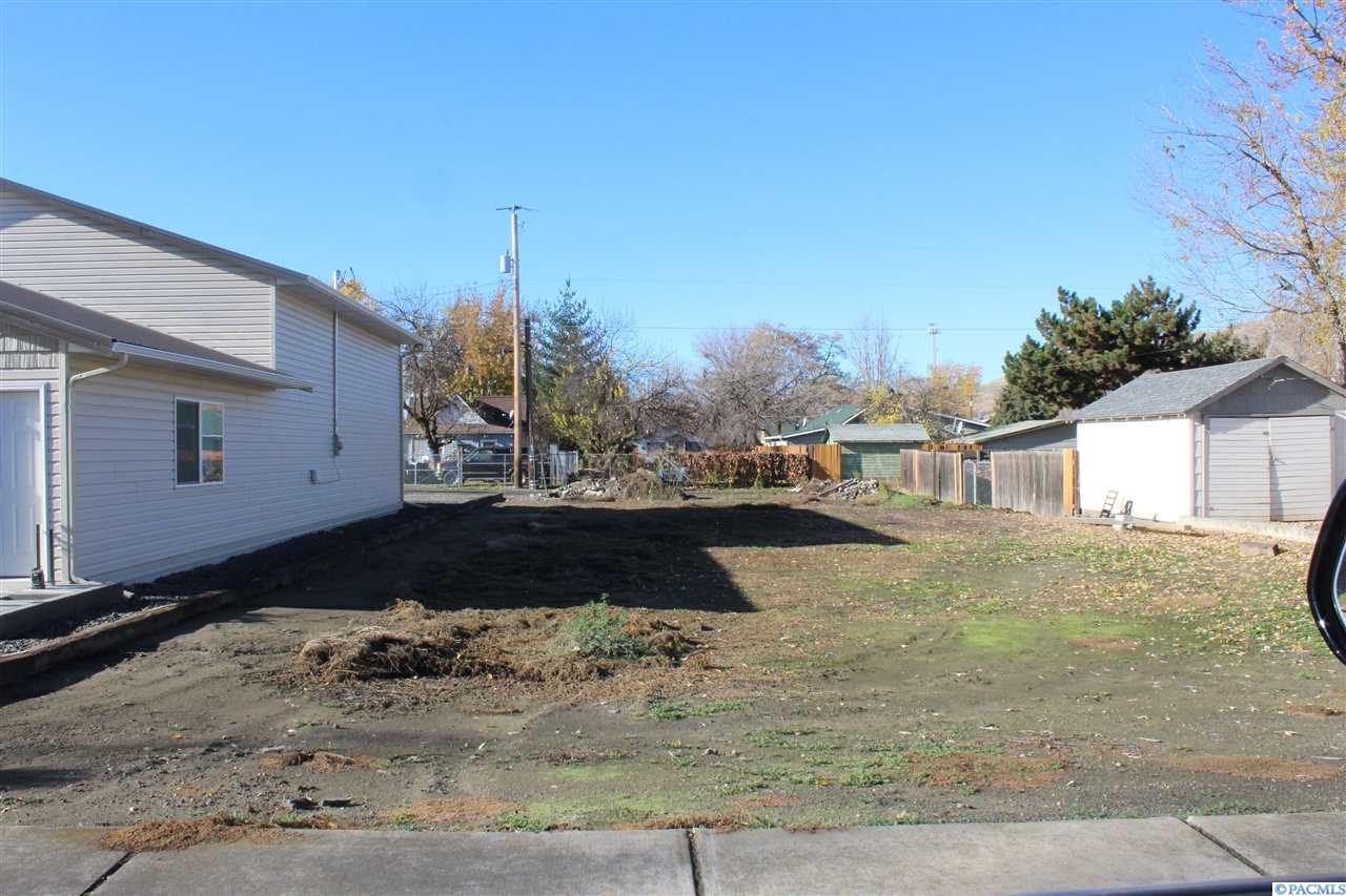 410 10th Street - Photo 1
