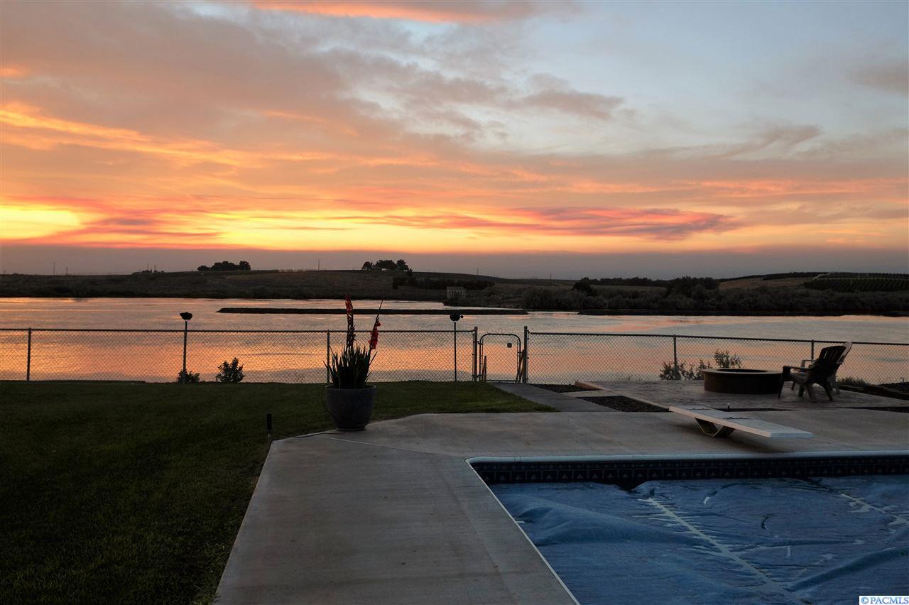 660 Sunset Dr - Photo 1