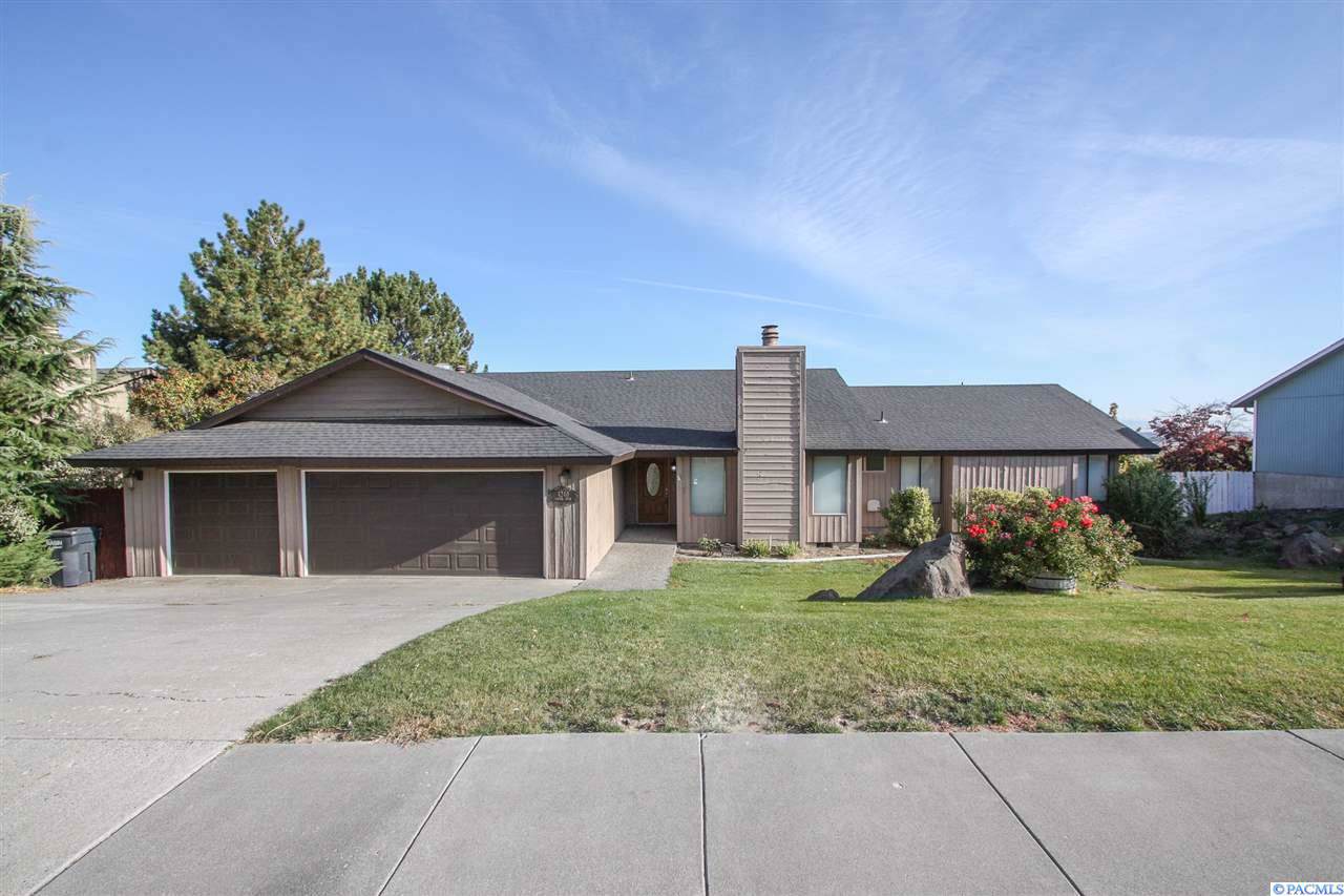 4240 Laurel Dr - Photo 1