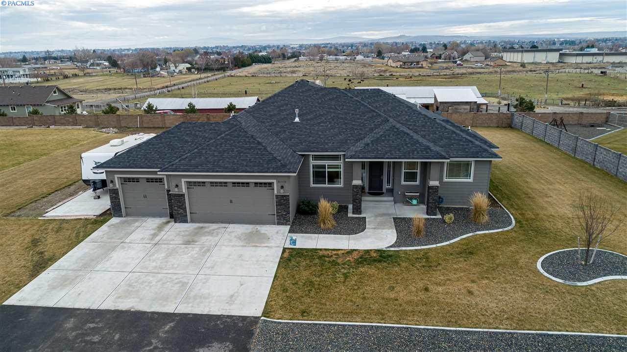 8008 Bayberry Dr - Photo 1