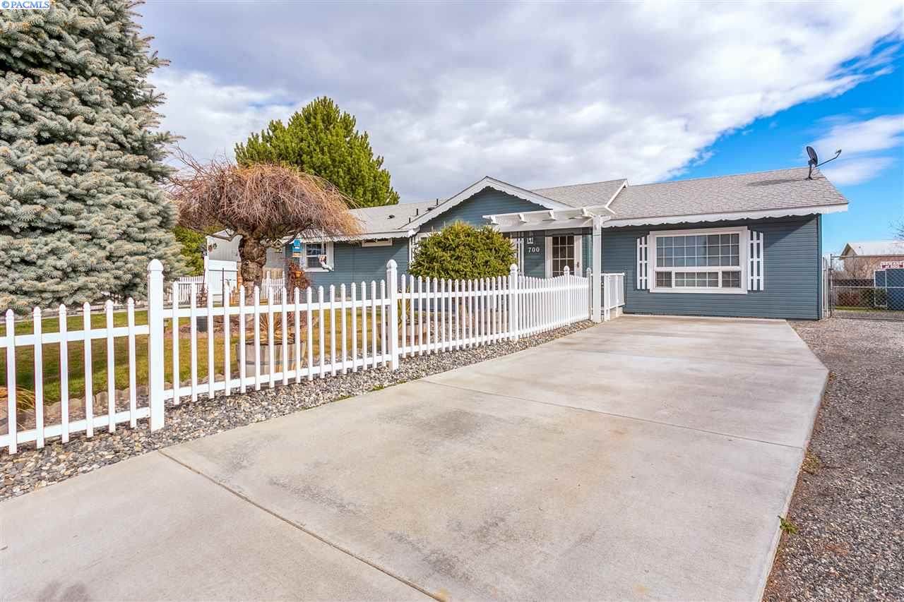 700 42nd Ave - Photo 1