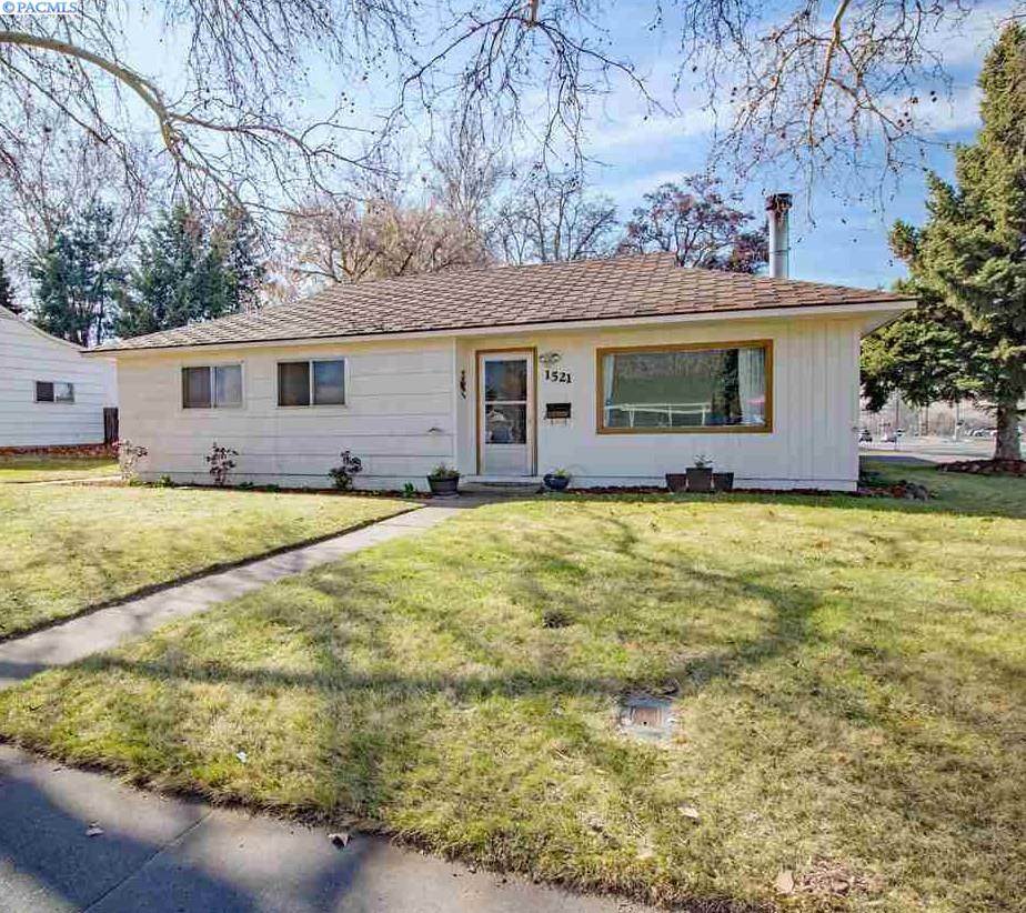 1521 Birch Ave - Photo 1