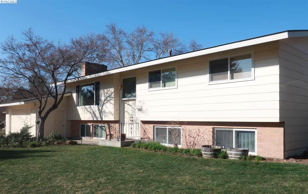 2521 Albemarle Ct. - Photo 1