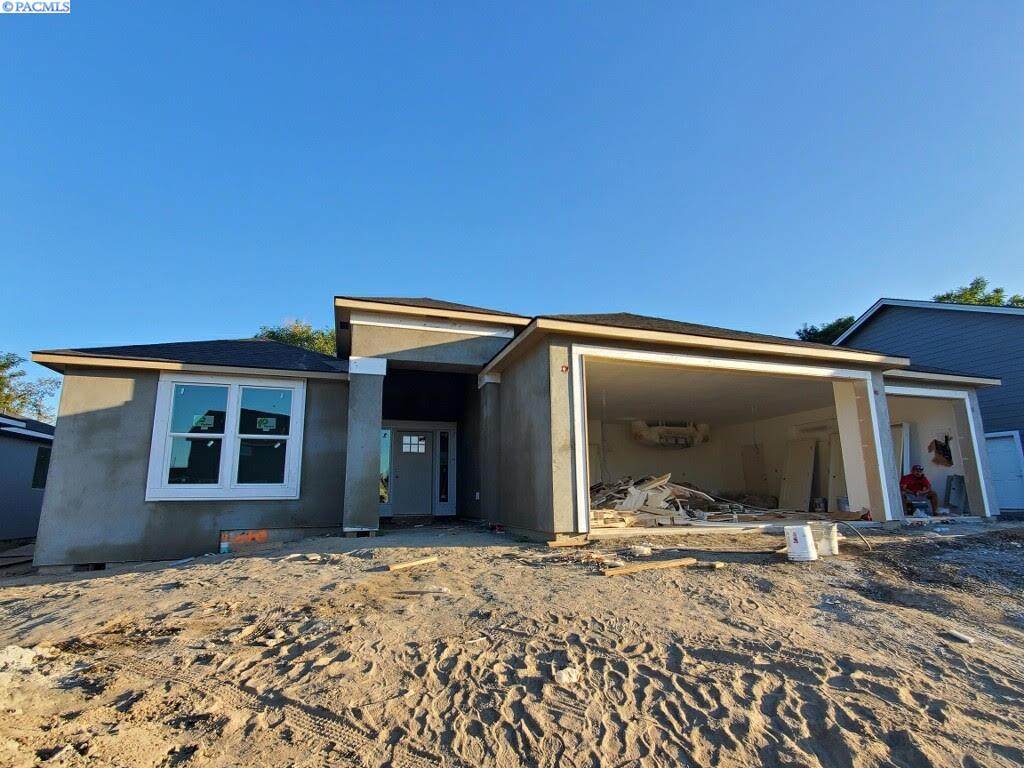 606 32nd Court - Photo 1
