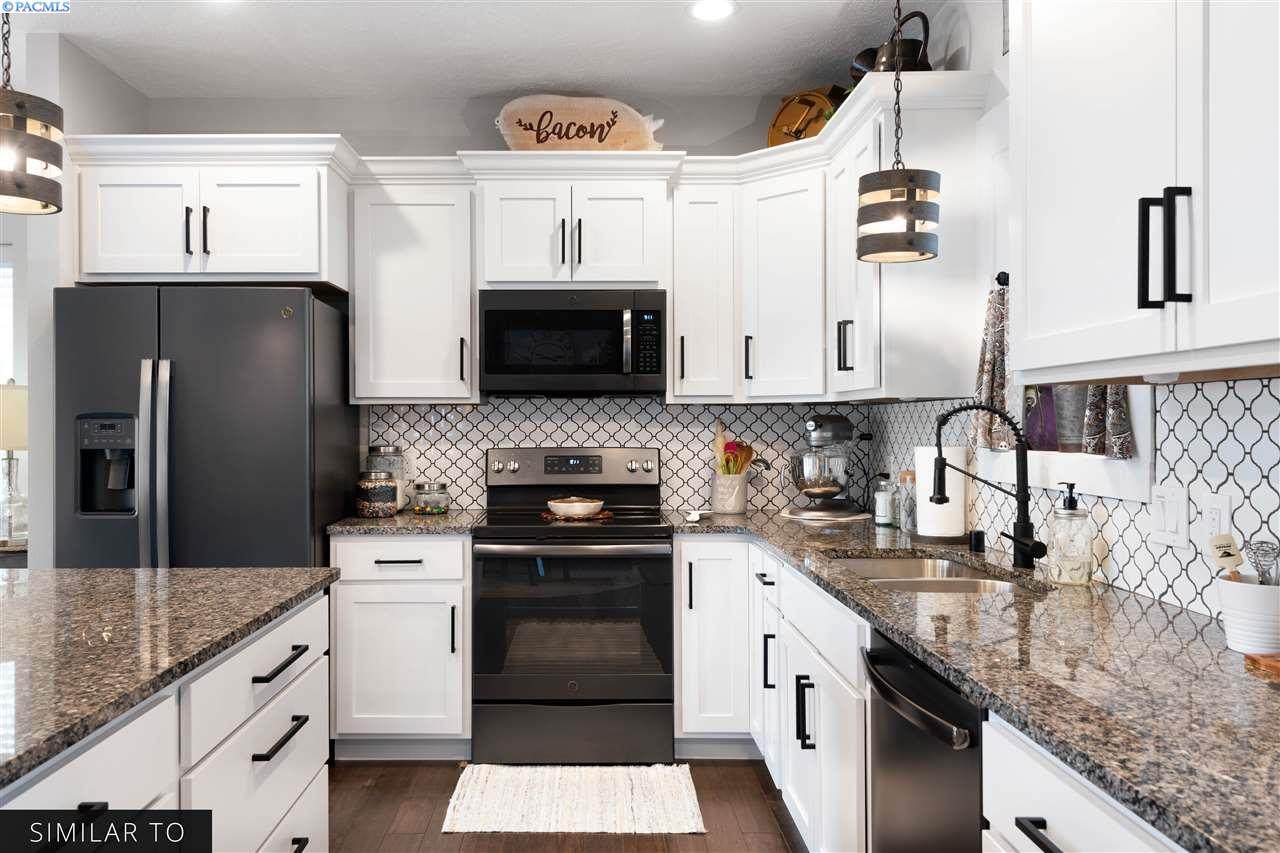 3340 Lincoln Place - Photo 1