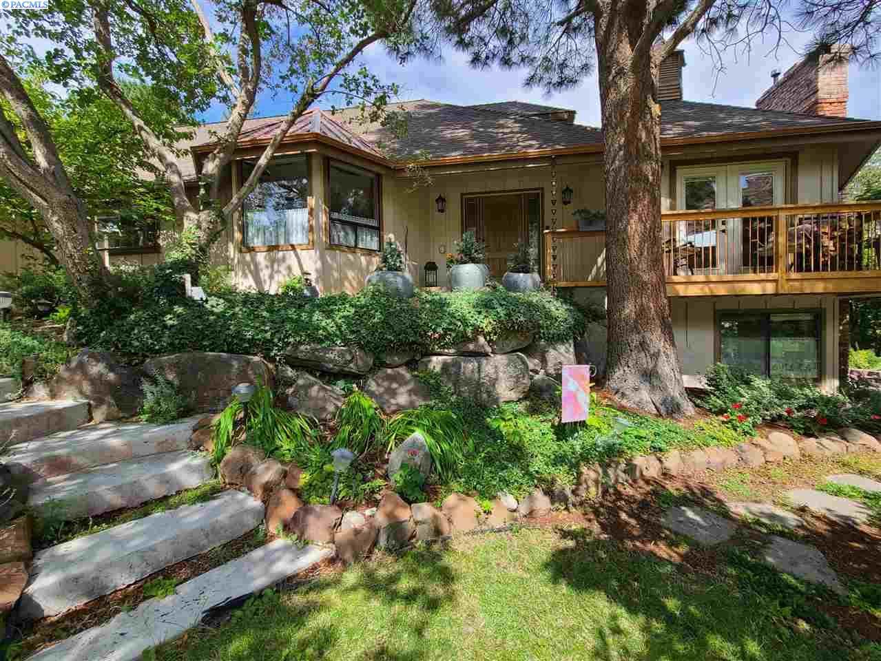 266 Greenview Drive - Photo 1